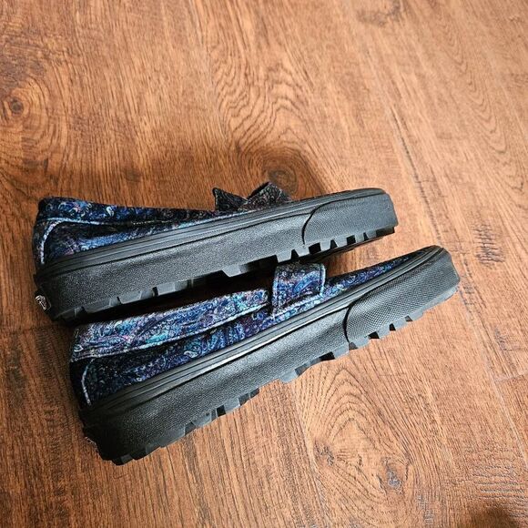 NWOT Vans Paisley Style 53 Slip On Loafers - Picture 9 of 9